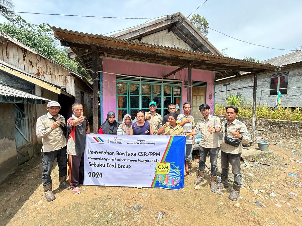 Dukung Perekonomian Warga Pantai Baru, Sebuku Coal Group Bantu Saprodi Pertanian