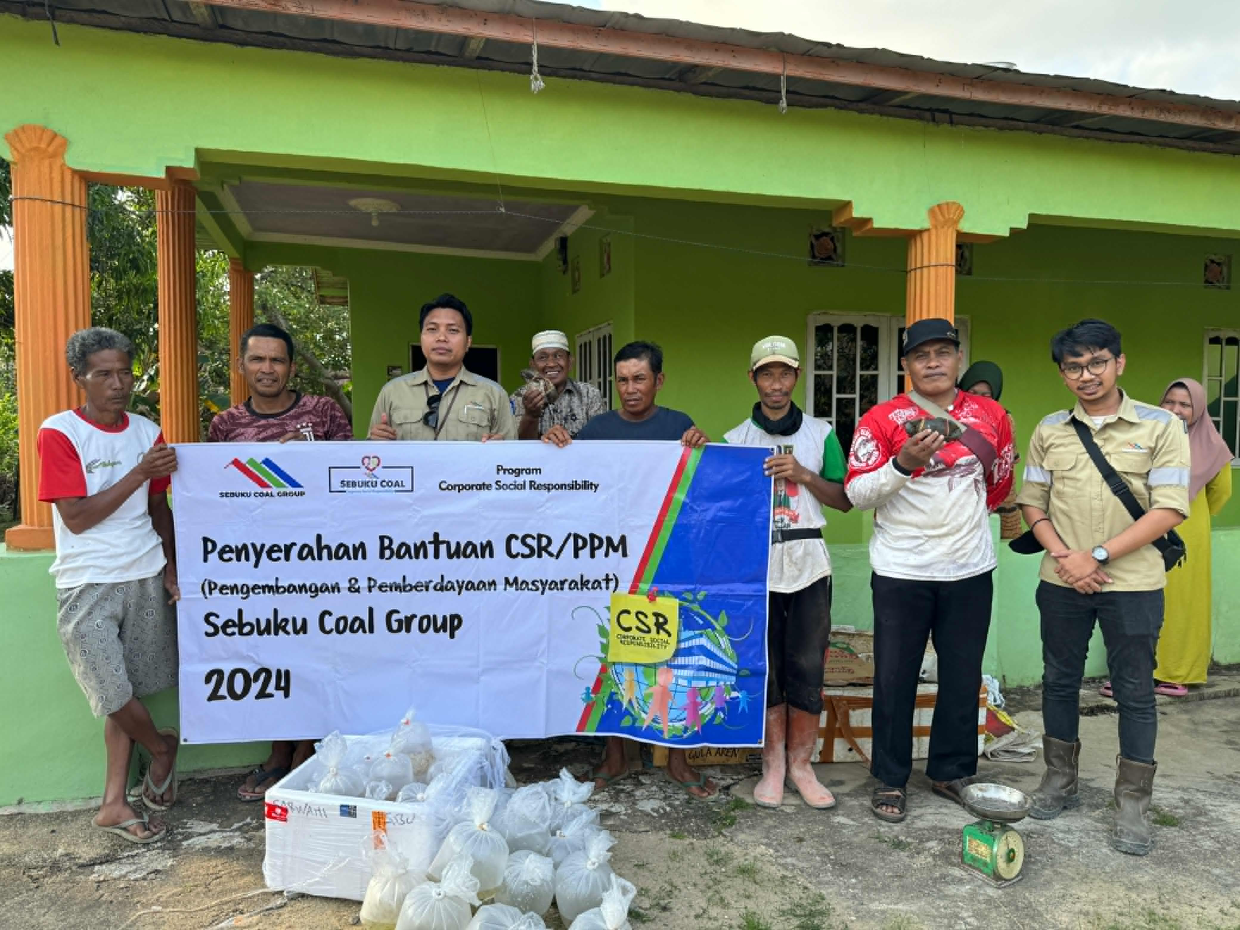 Sebuku Coal Group Dukung Usaha Tambak Warga Pantai Baru