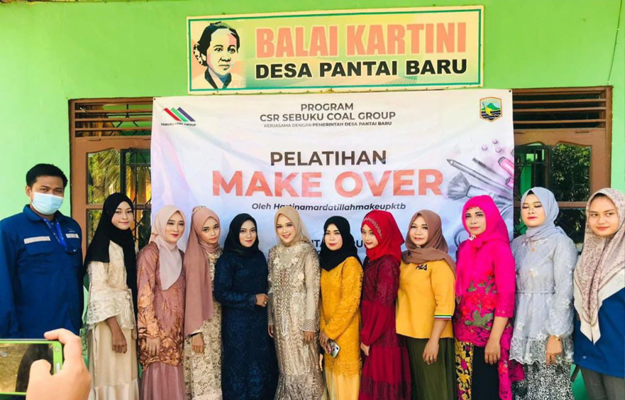 Gelar Pelatihan Make Over, CSR Sebuku Coal Group Ingin MUA Lahir Di Desa Binaan 