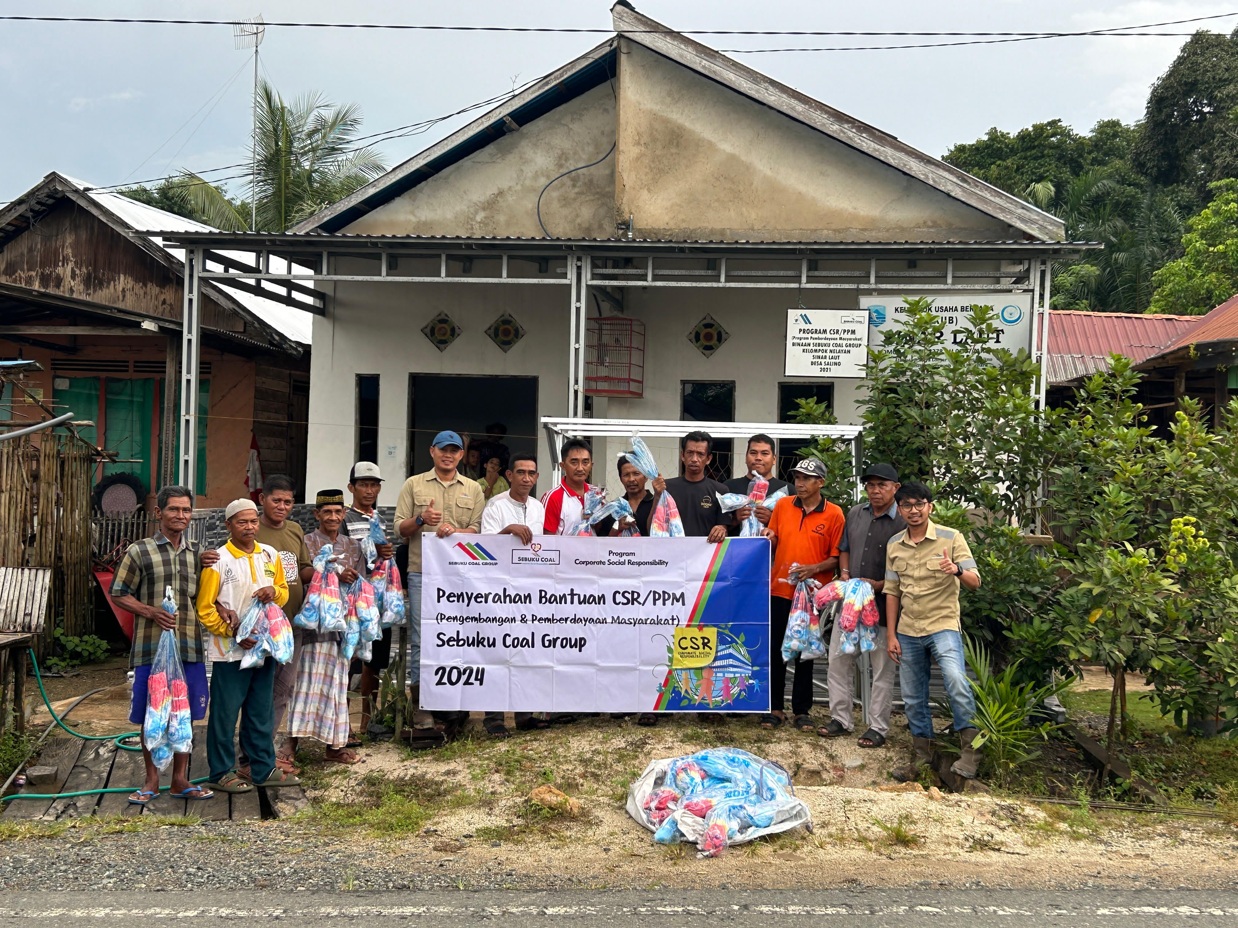 Dukung Nelayan Salino, Sebuku Coal Group Serahkan Alat Tangkap