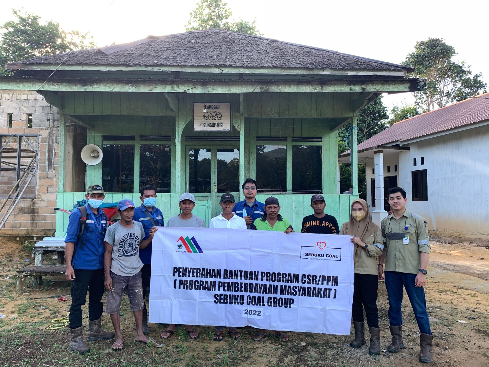 CSR Sebuku Coal Group Bantu Pembanguanan Musholla Noor Hidayah, Sungup Kiri