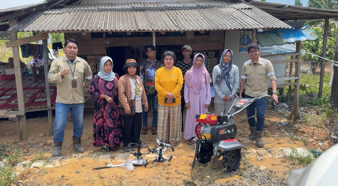 PT STC Serahkan Mesin Cultivator untuk Dukung Produktivitas Kelompok Tani Sumber Berkah