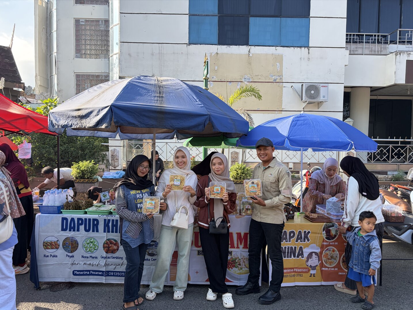 UMKM Binaan CSR Sebuku Coal Group Rutin Ramaikan CFD Siring Laut Kotabaru