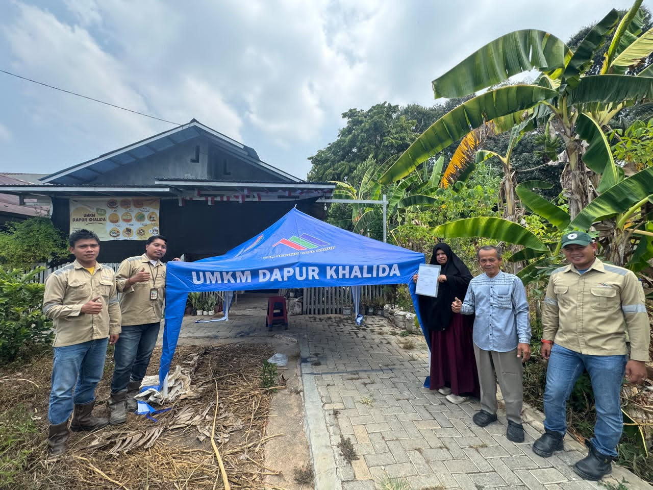 PT STC Serahkan Bantuan Tenda untuk Dukung Pengembangan UMKM Lokal di Kotabaru