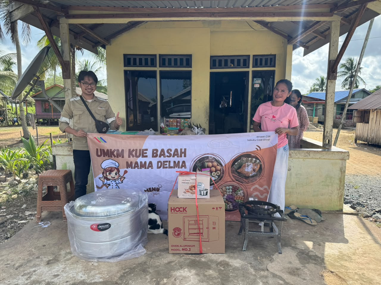 Sebuku Coal Group Dukung Pengembangan UMKM Desa Mekarpura melalui Bantuan Peralatan dan Modal Usaha